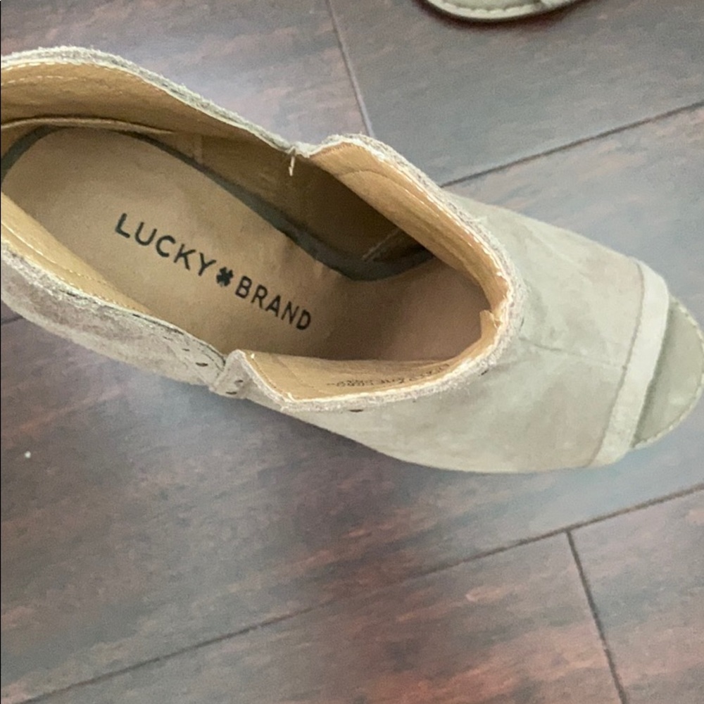 Heels - Picture 3 of 4